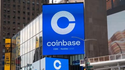 Coinbase Stock Falls Pre-Market Despite Bernstein’s Bullish Call Driven By Trump’s Crypto Push – Retail’s Unconvinced