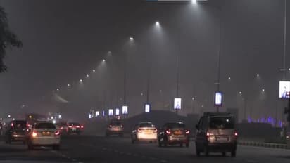 Layer of smog envelopes in Delhi (Photo/ANI)
