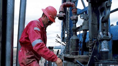 Halliburton Stock Slips After Q4 Revenue Miss, Retail Sentiment Dampens