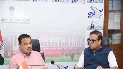 Union Minister Nitin Gadkari and Assam CM Himanta Biswa Sarma (Photo: x/@himantabiswa)