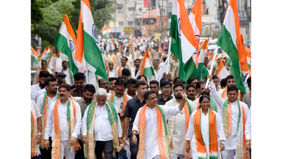 Anand turns Tricolour as over 10,000 join Tiranga Yatra led by Gujarat DyCM Harsh Sanghavi (Photo: Gujarat CMO)