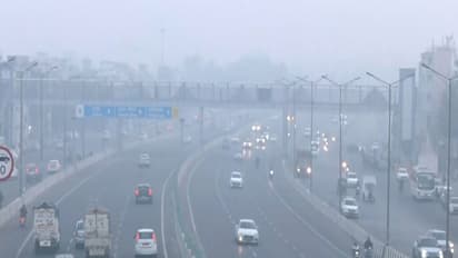 Akshardham engulfed in thick smog (Photo/ANI)