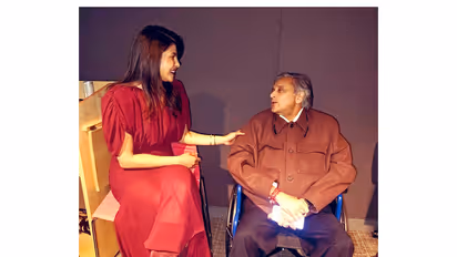 Congress MP Shashi Tharoor and actor Priyanka Chopra (Image source: X/@ShashiTharoor)