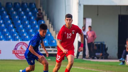 Chinese Taipei and Palestine players in action (Photo: AIFF)