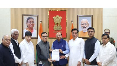 Congress delegation meets Delhi Lieutenant Governor VK Saxena (Photo/Lok Niwas Delhi)