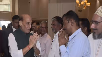 Defence Minister Rajnath Singh warmly received by Indian diaspora in Colombo (Photo/ANI)