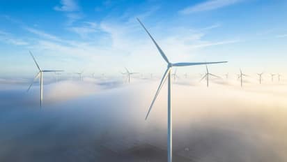 https://stocktwits.com/news-articles/markets/equity/wind-firm-orsted-proceeds-with-capital-raise-despite-setback-in-us/chssj6IRd1O