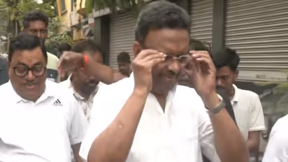 Kolkata Mayor Firhad Hakim conducts door-to-door campaign (Photo/ANI)