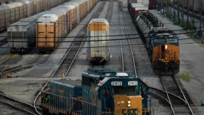 https://stocktwits.com/news-articles/markets/equity/these-three-railroad-stocks-hit-fresh-52-week-highs-today-what-s-got-investors-buzzing/cZZnDXsR7Uh