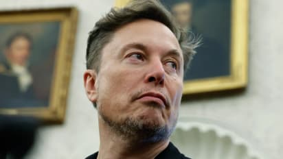 https://stocktwits.com/news-articles/markets/equity/elon-musk-owned-starlink-s-sousouth-africa-mulls-regulatory-change-to-remove-entry-barrier/chsiSJERdW6