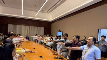 Parliamentary Affairs Ministry takes Swachhata pledge (Photo:PIB)