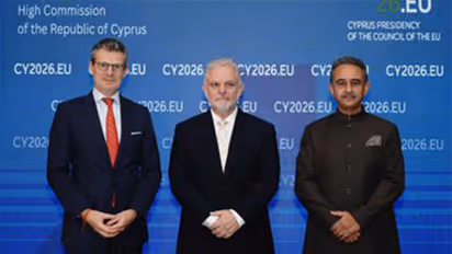 MoS Kirti Vardhan Singh with High Commissioner of Republic of Cyprus to India Evagoras Vryonides (Photo/@KVSinghMPGonda)