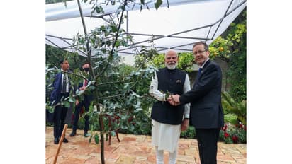 Prime Minister Narendra Modi and Israeli President Issac Herzog (Photo: X@narendramodi)