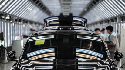 Nio's Q4 Stumble Draws Price Target Cuts, But Retail Traders See A Rebound Play