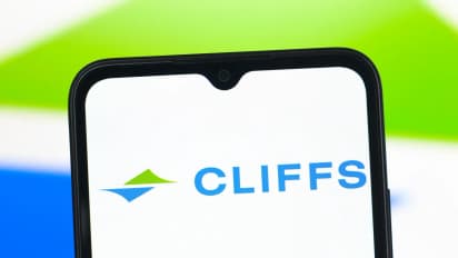 https://stocktwits.com/news-articles/markets/equity/cleveland-cliffs-enters-multi-year-steel-deals-with-automakers-report/chsPDjERdfH