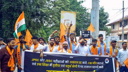 ABVP protest against alleged paper leak of JPSC exam near CM's residence in Ranchi (File Photo/ANI)
