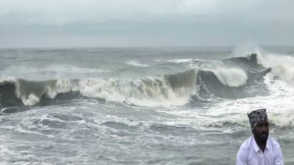 High tidal waves due to Cyclone Ditwah in Puducherry (Photo/ANI)