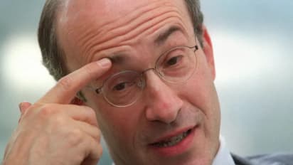 https://stocktwits.com/news-articles/markets/equity/economist-kenneth-rogoff-believes-trump-trade-policy-is-speeding-up-dollar-decline/chiIJtJRbS7
