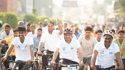 Sports Minister Mansukh Mandaviya leads 94th Fit India Sundays on Cycle in Varanasi. (Photo: PIB)