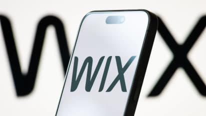 https://stocktwits.com/news-articles/markets/equity/wix-stock-drops-to-lowest-levels-since-january-2017-revenue-bookings-guidance-cut/cZ0vf9LR7Gq