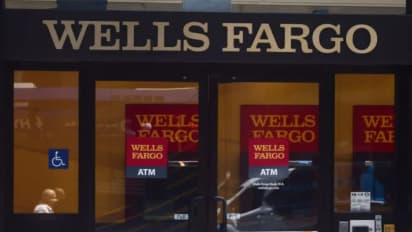 https://stocktwits.com/news-articles/markets/equity/wells-fargo-stock-gains-after-fed-lifts-asset-cap-retail-s-elated/chkMCZhRbwG