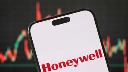 https://stocktwits.com/news-articles/markets/equity/honeywell-q1-earnings-preview-wall-street-gauges-tariff-impact-updates-on-split/chQxoXKRbhB