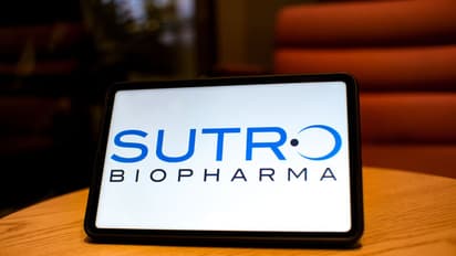 https://stocktwits.com/news-articles/markets/equity/stro-stock-plummets-15-what-drove-the-selloff/cZo8hqaRJWA