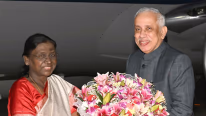 Governor of Andhra Pradesh Abdul Nazeer received President Droupadi Murmu on her arrival at Vijayawada (Photo/@rashtrapatibhvn)