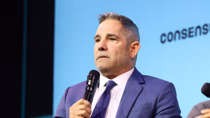 https://stocktwits.com/news-articles/markets/cryptocurrency/grant-cardone-says-commercial-real-estate-faces-historic-crash-sees-bitcoin-as-a-complementary-asset/cZMiAB8RBfJ