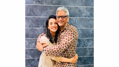 Smriti Mandhana with father (Photo: Instagram/@smriti_mandhana)