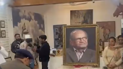 Renowned sculptor Ram Vanji Sutar passed away at 100 (Photo/ANI)