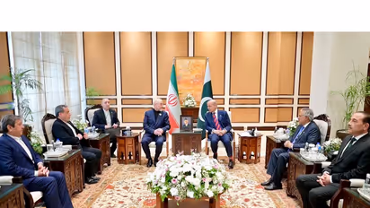 Pakistan PM Shehbaz Sharif meets Iranian delegation (Photo: X/@PakPMO)