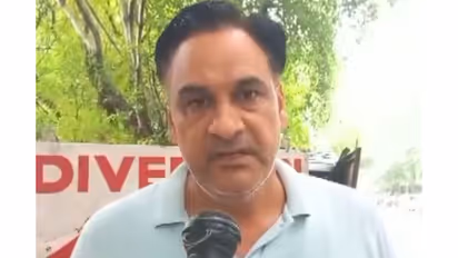 Eyewitness Pradeep at the site of the fatal accident in Vasant Kunj, Delhi (Photo/ANI)