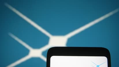 Skyworks Stock Hits 5-Year Low Despite Q1 Earnings Beat As Apple iPhone Business Shrinks: Retail Sentiment Sours