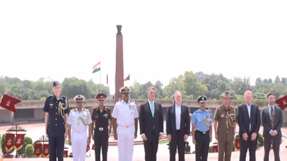 Australian Defence Minister Richard Marles pays tributes at the National War Memorial (Photo/ANI)