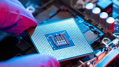 Tower Semiconductor Stock Holds Steady On Q4 Earnings Beat As Outlook Disappoints Street: Retail Stays Extremely Bullish