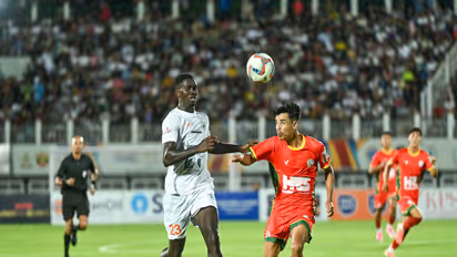 TRAU FC and NEROCA FC players (Photo: Durand Cup)
