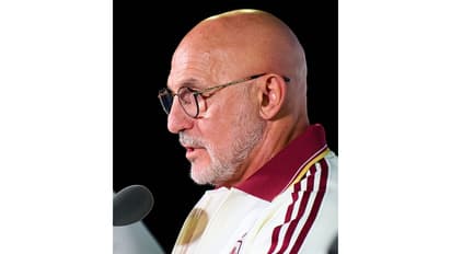 Spain coach Luis de la Fuente. (Photo: @SEFutbol X)