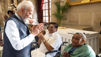 Prime Minister Narendra Modi and Hemant Soren's late mother Rupi Soren (Photo X/Narendra Modi)