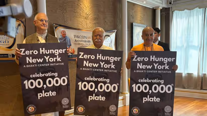 RSS Chief Mohan Bhagwat participates in food distribution initiative for homeless people in New York (Photo/ANI)