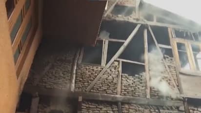 Fire breaks out at a residential building in Srinagar's Habba Kadal area (Photo/ANI)