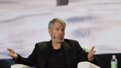 https://stocktwits.com/news-articles/markets/equity/mstr-stock-drops-earnings-miss-michael-saylor-5-reasons-bitcoin-falling/cZN4WETRJPo