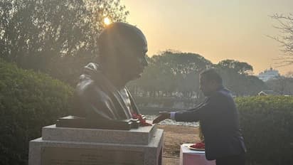 Assam CM pays tribute to Mahatma Gandhi on Martyrs' Day (Photo/@himantabiswa)