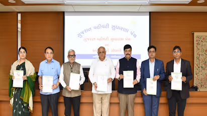 Gujarat CM Bhupendra Patel with GARC Panel (Photo/Gujarat Government)