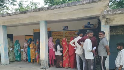People queued up to exercise their franchise in Datia (Photo/ANI)
