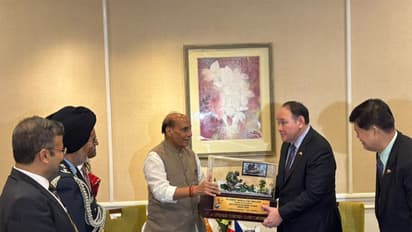 Defence Minister Rajnath Singh Gifts Replica of Combat Medical Care Simulator to Philippine Secretary of National Defence Gilberto C Teodoro Jr (Photo/ANI)