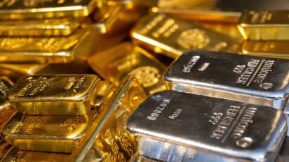 https://stocktwits.com/news-articles/markets/equity/gold-sinks-to-7-week-low-as-treasury-yields-fed-hike-bets-rise-hansen-warns-bullion-s-resilience-faces-its-toughest-test-yet/cZMSsPcRBQh
