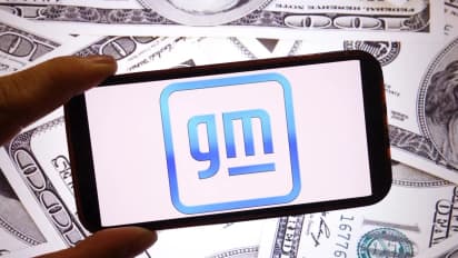 https://stocktwits.com/news-articles/markets/equity/gm-to-reportedly-drop-carplay-android-auto-support-on-all-vehicles/cLG50D5R3qY