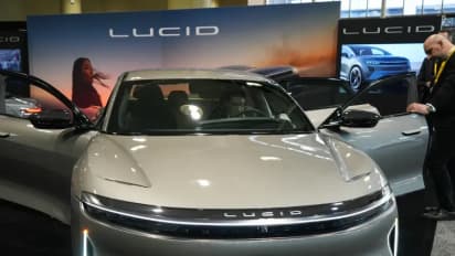 Lucid's $1B Capital Raise Plan Rattles Stock, But Retail Bulls Dismiss The Panic