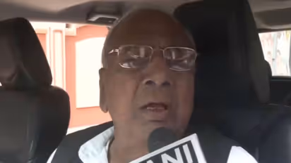 Congress leader V Hanumantha Rao (Photo/ANI)